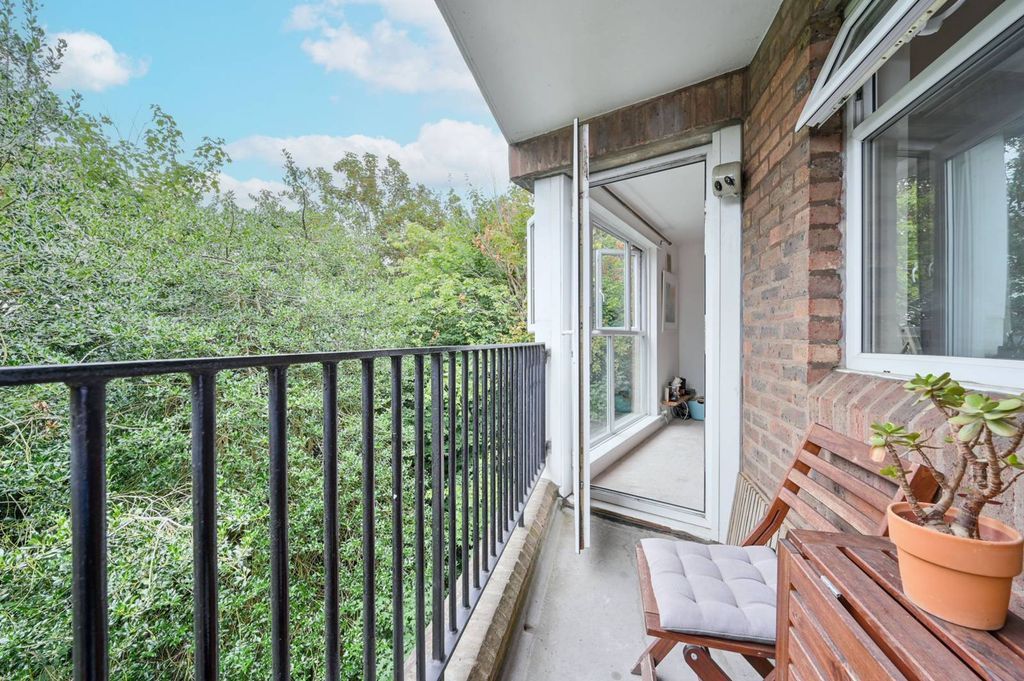 Property photo 3 of 8