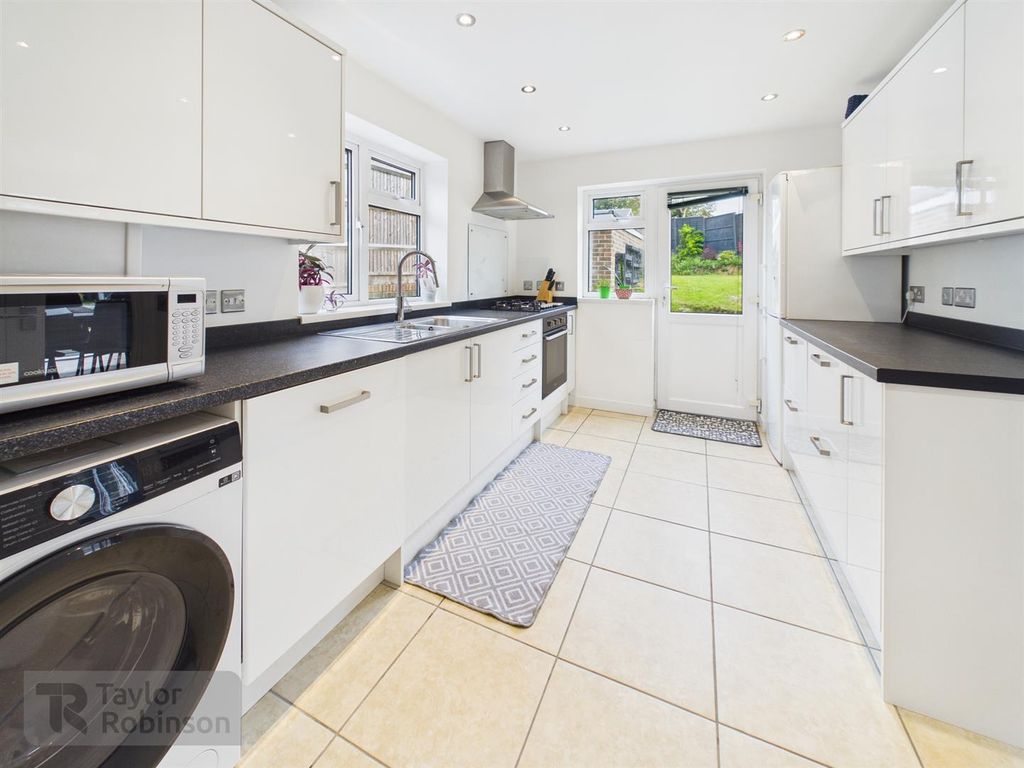 Property photo 3 of 18 Cam02600G0-Pr0689-Still019.Jpg