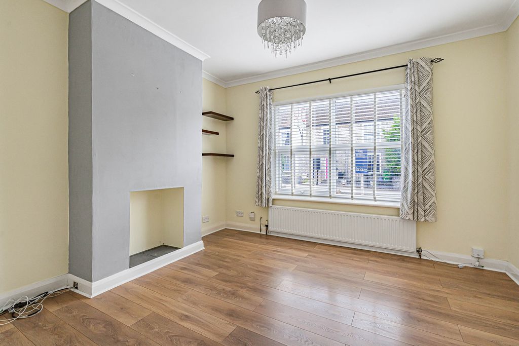 Property photo 2 of 23