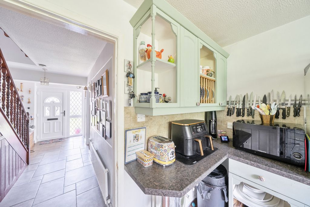 Property photo 3 of 16