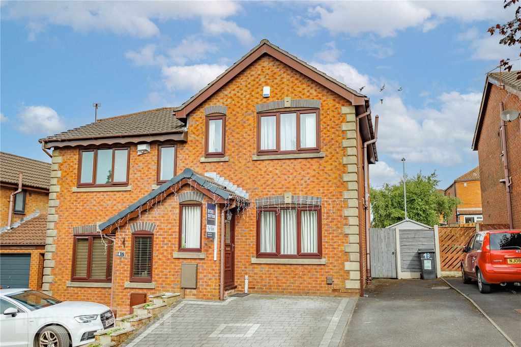 Property photo 1 of 21 Front External