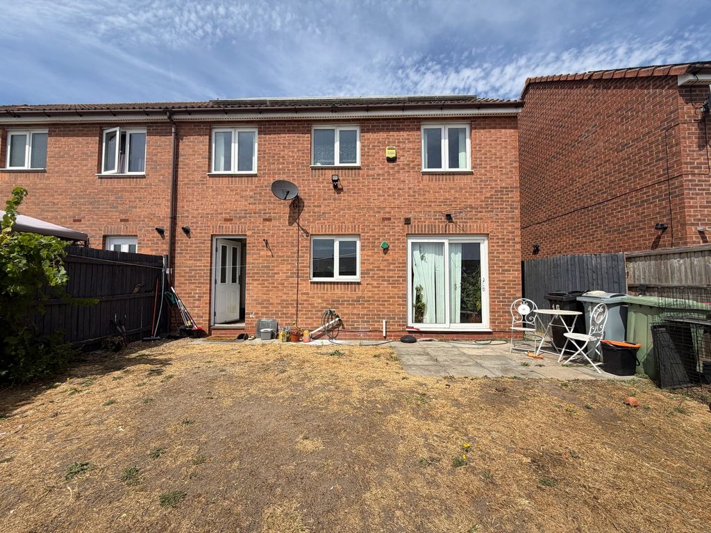 Property photo 2 of 25