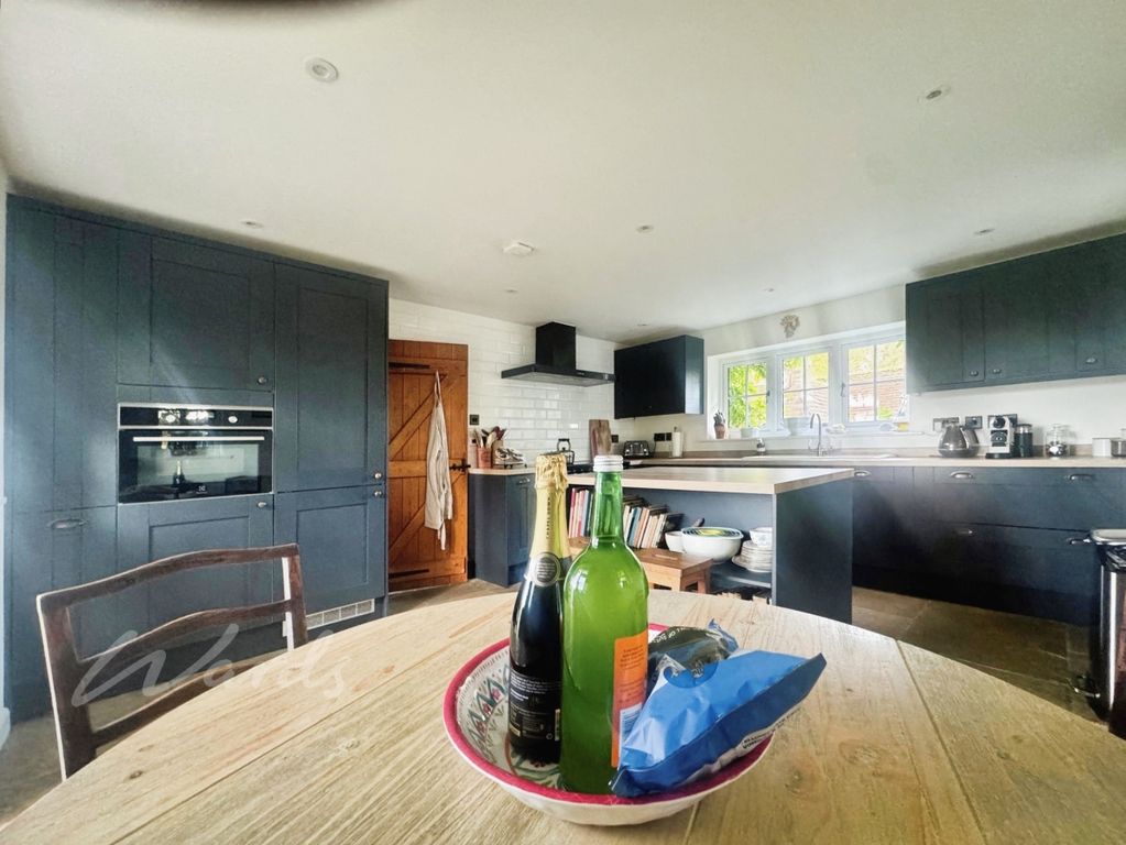 Property photo 2 of 17 4711A1ee-Kit