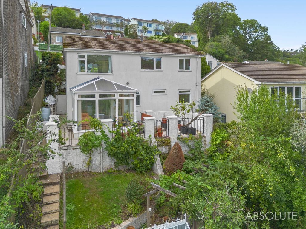 Property photo 2 of 24