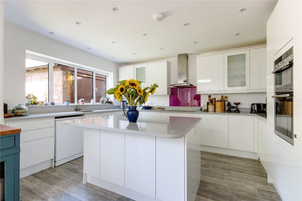 Property photo 3 of 16 Kitchen