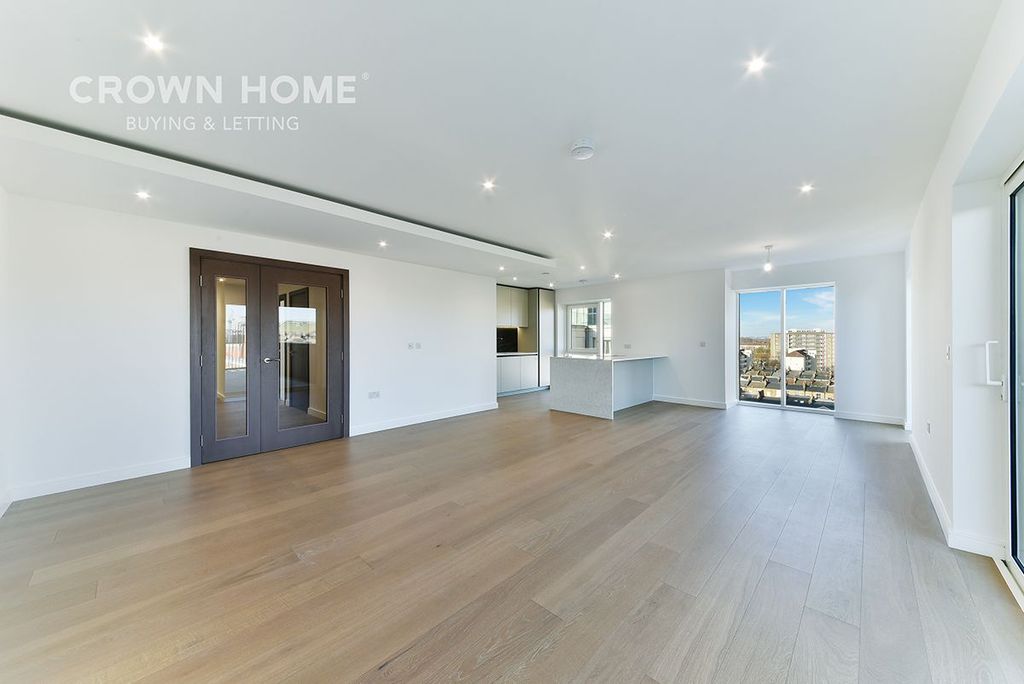 Property photo 2 of 27