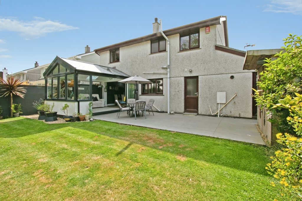 Property photo 2 of 40 Pbox-Img.Jpg