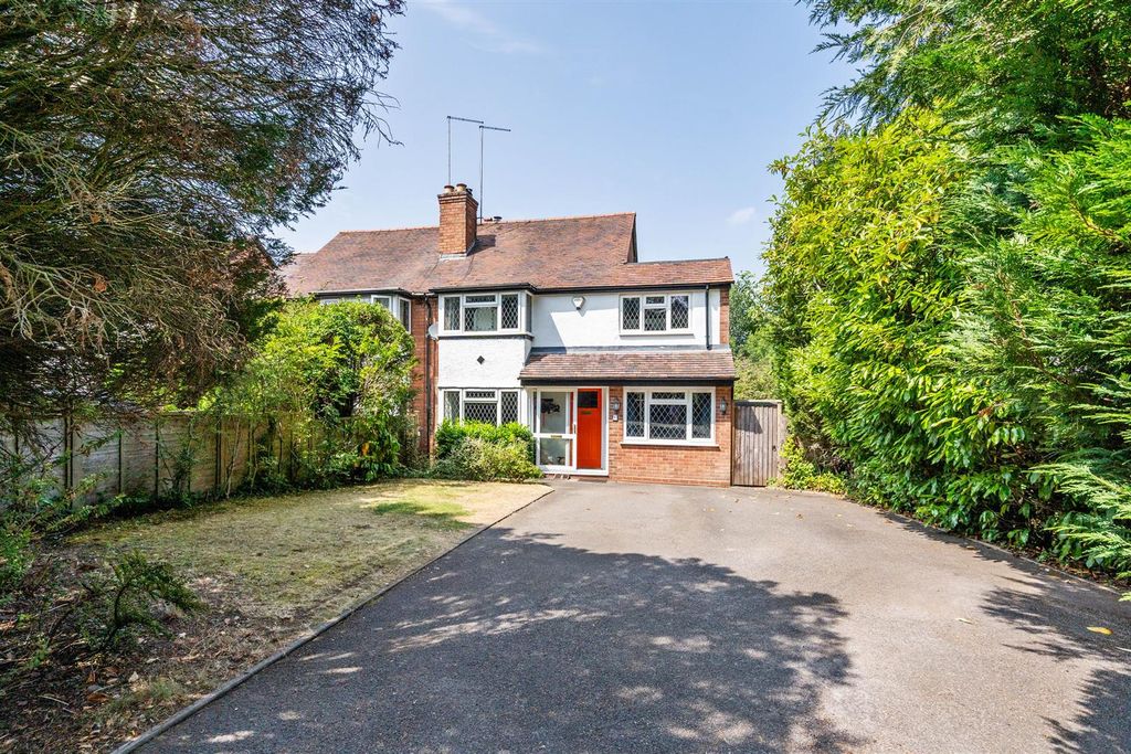 Property photo 1 of 19 4 Hillfield Road_24.Jpg