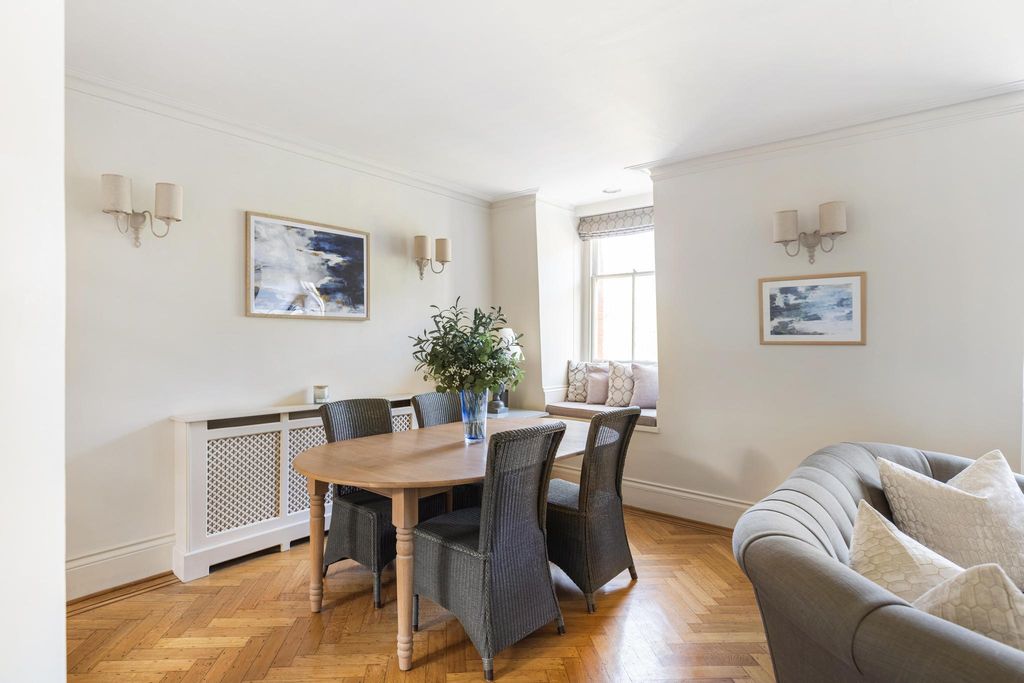 Property photo 3 of 19 Image