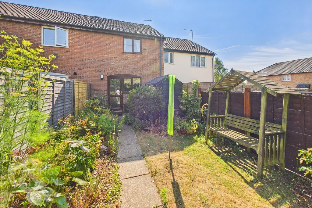 Property photo 1 of 17