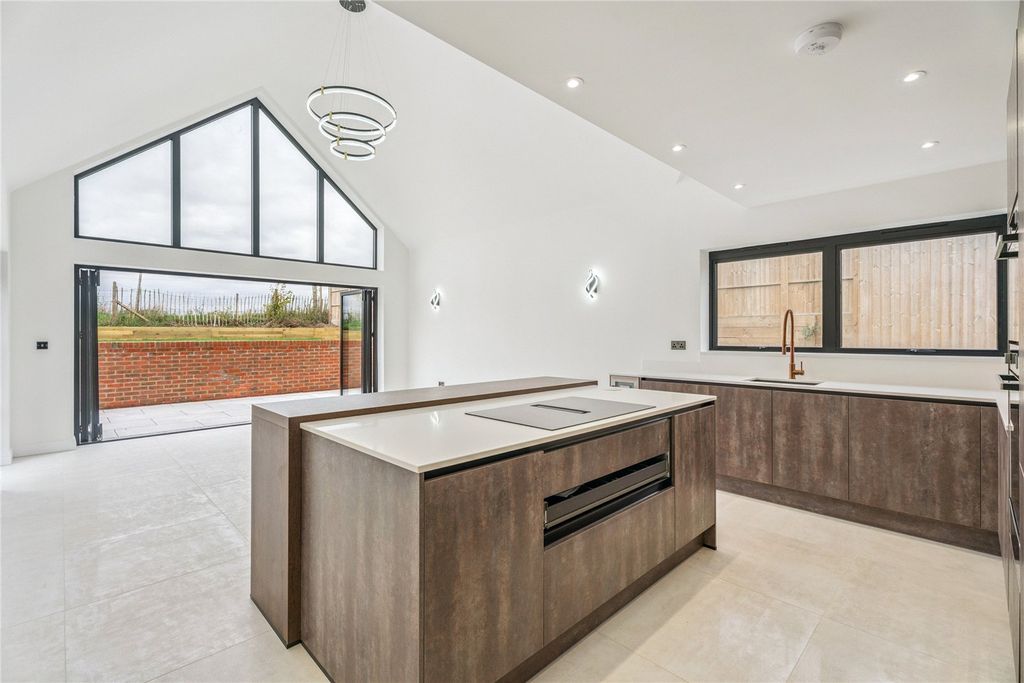 Property photo 2 of 28 Kitchendiningfamily