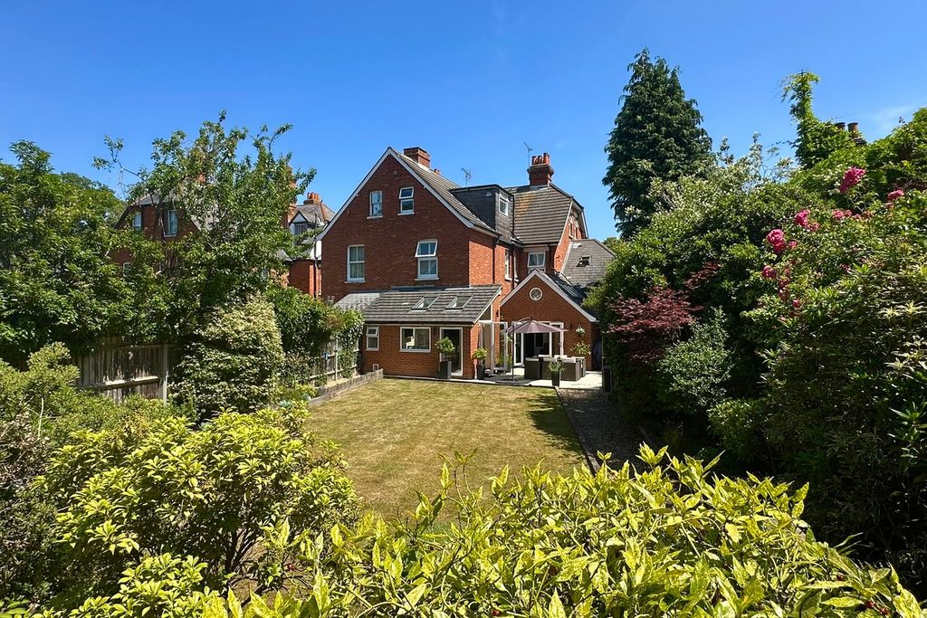 Property photo 2 of 35