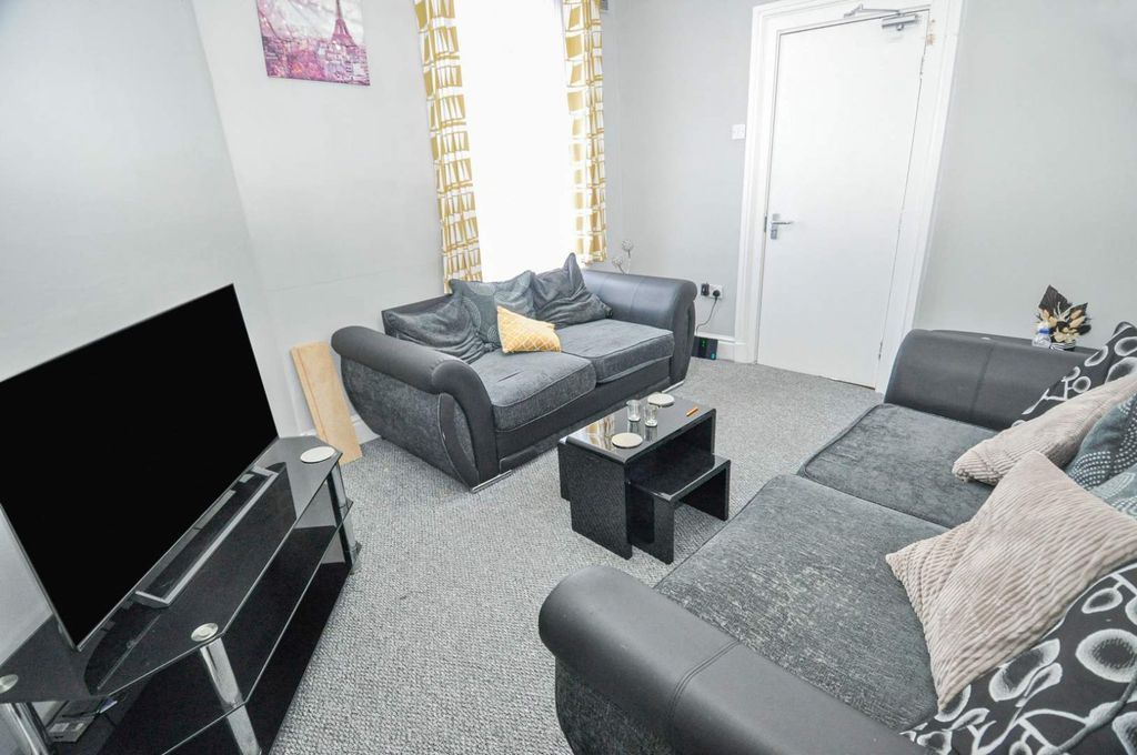 Property photo 2 of 16 Picture No. 46