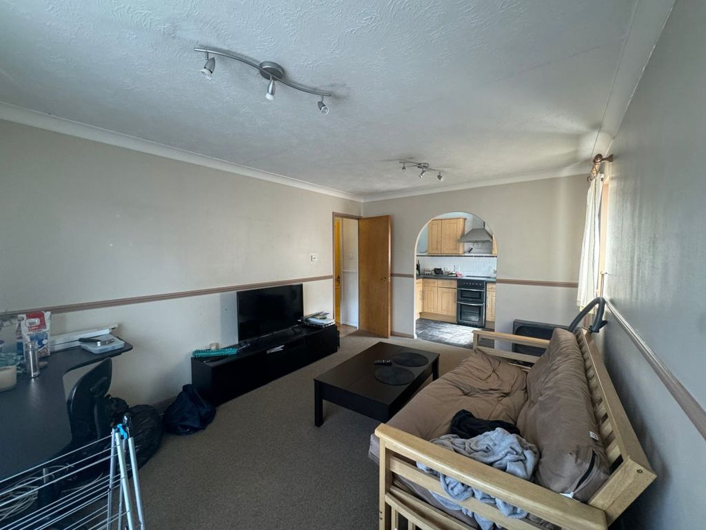 Property photo 3 of 8