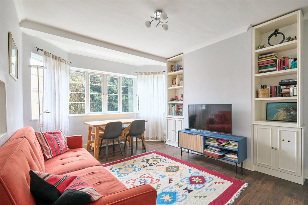 Property photo 2 of 23