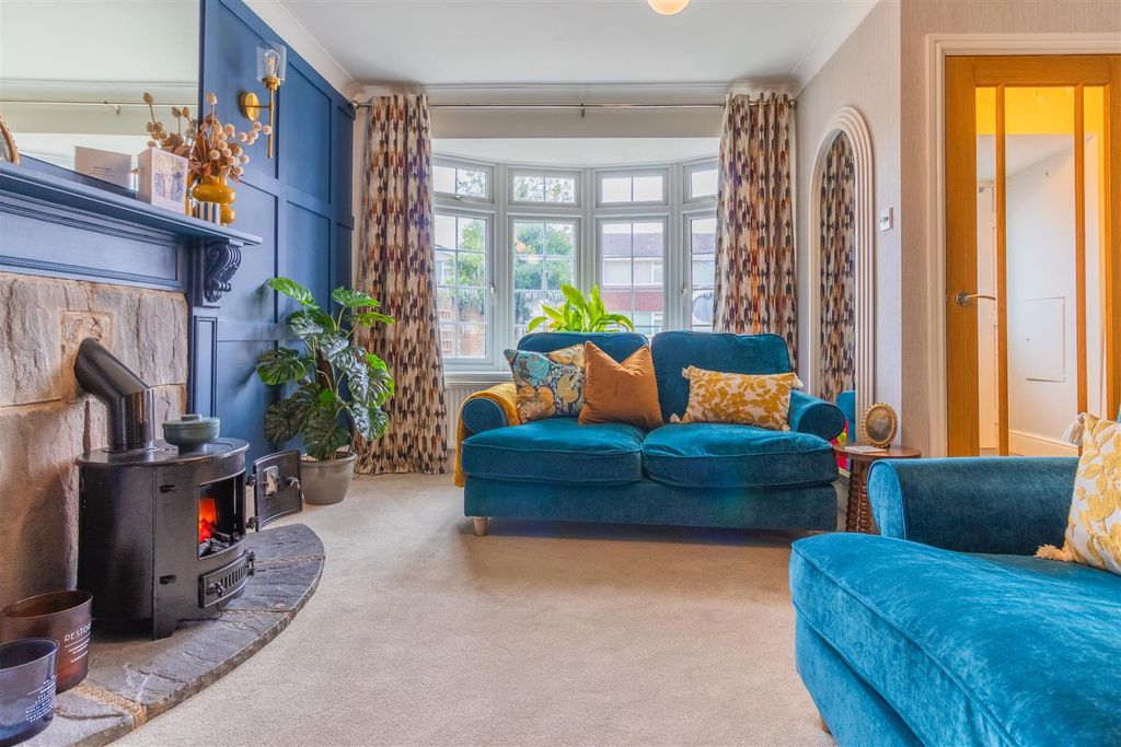 Property photo 3 of 31