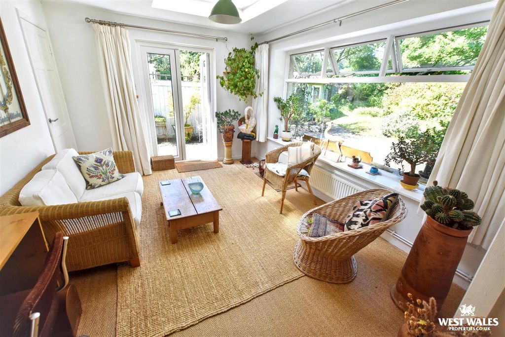 Property photo 3 of 28 33
