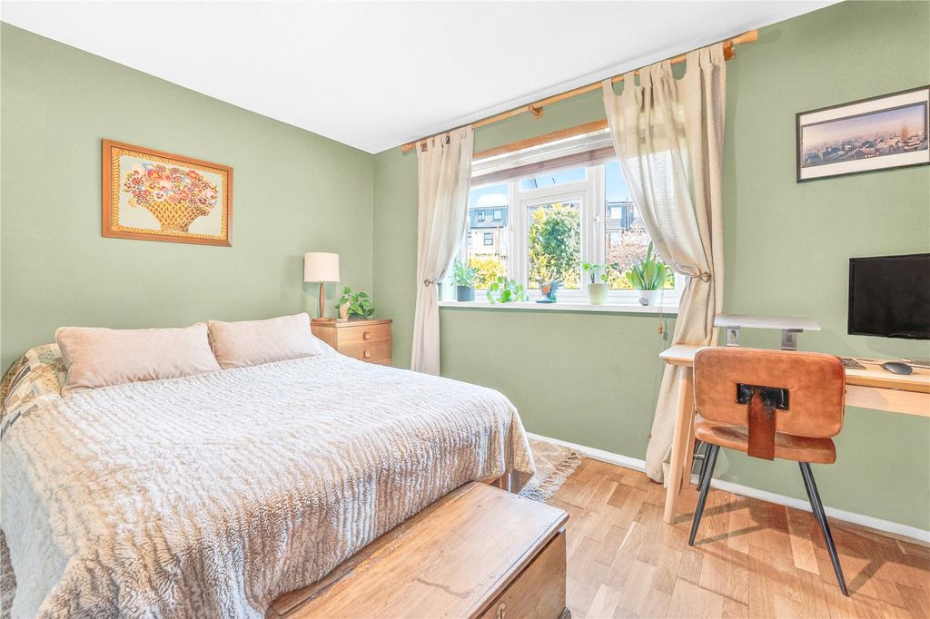 Property photo 3 of 11 Picture No. 12