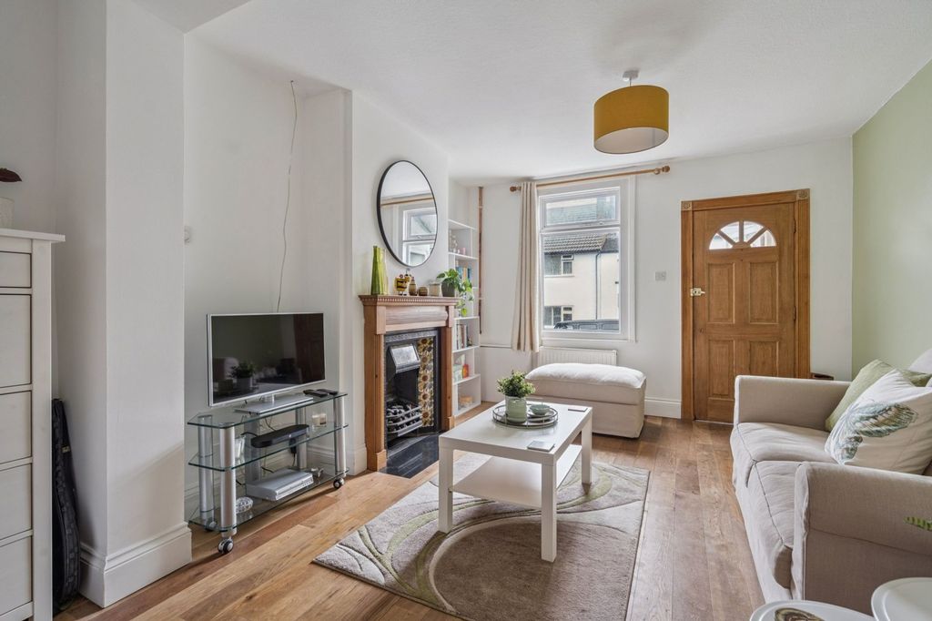 Property photo 2 of 11