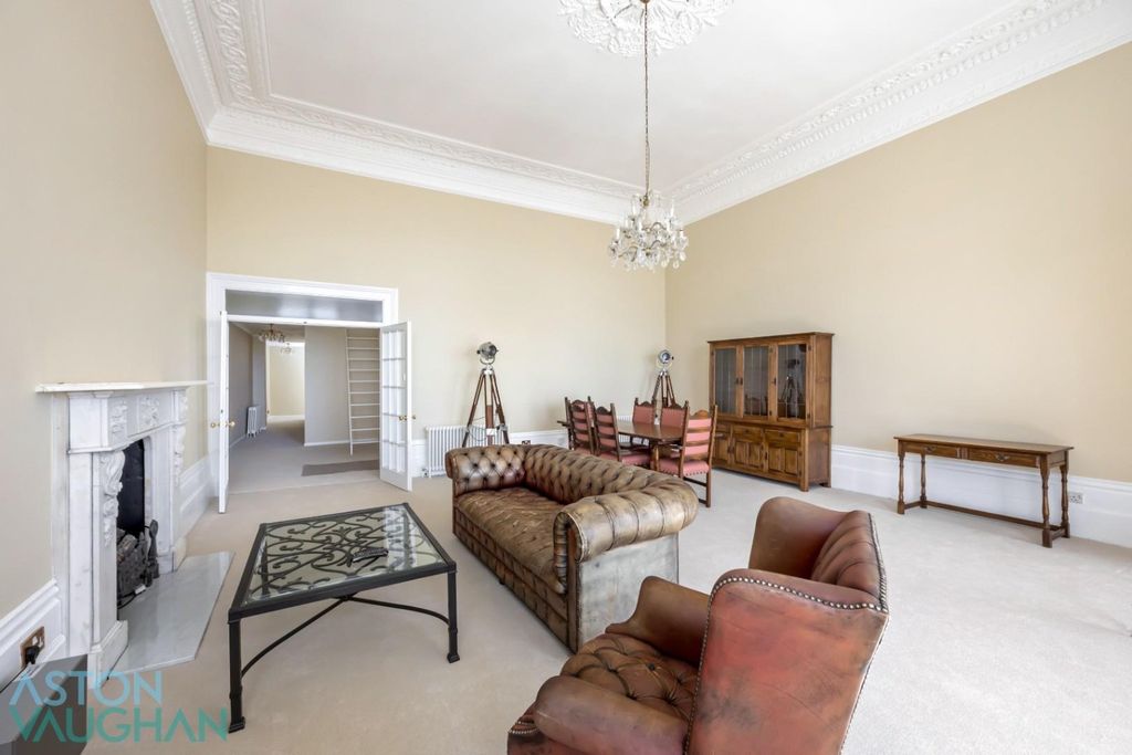 Property photo 3 of 31 4565884