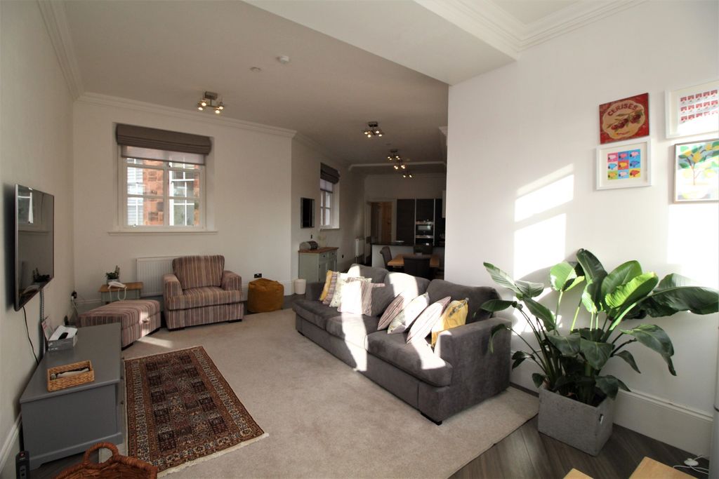 Property photo 3 of 18