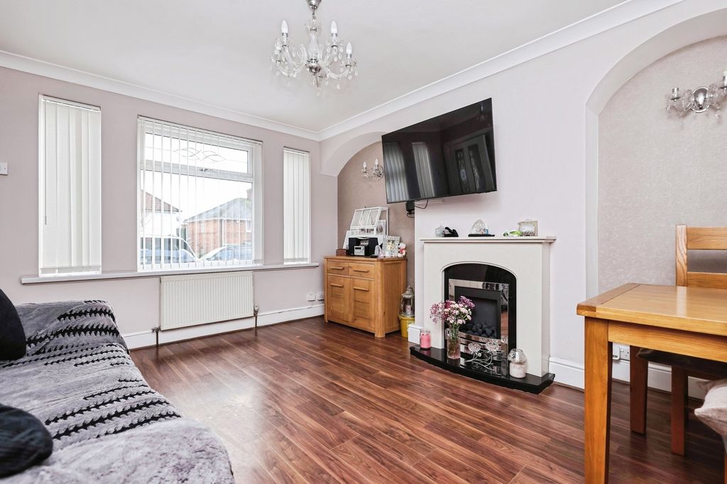 Property photo 3 of 15 Pbox-Img.Jpg