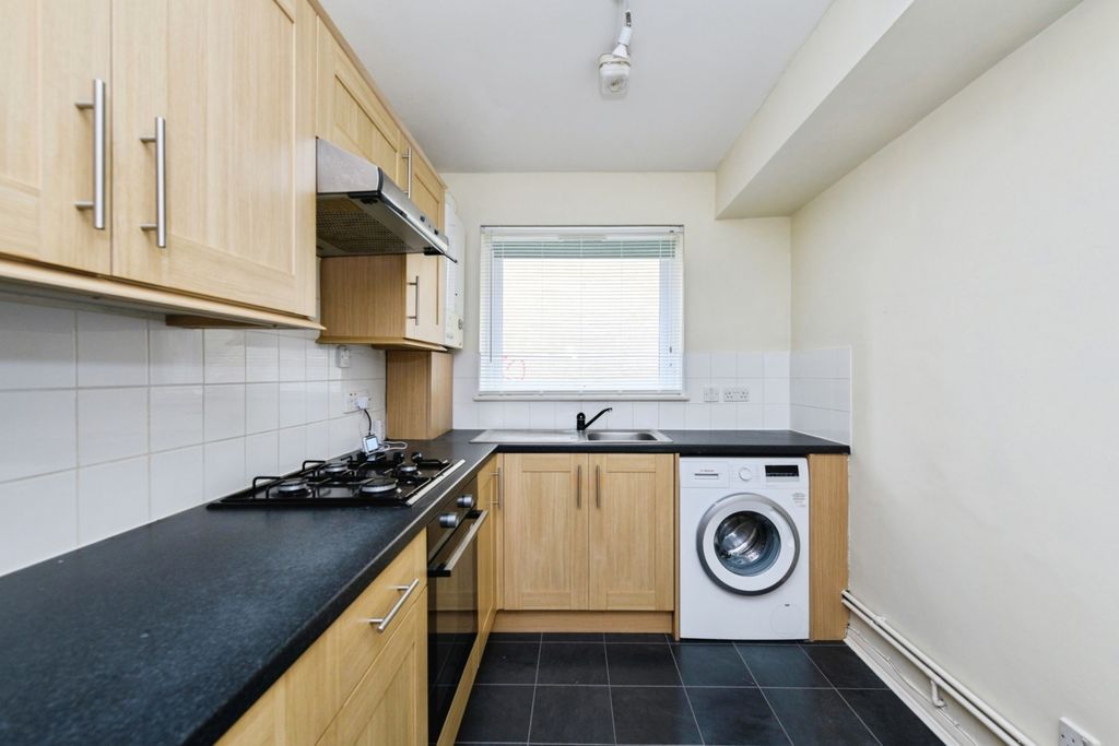 Property photo 2 of 14 Photo