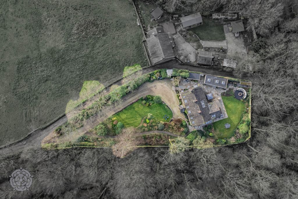 Property photo 3 of 40 Picture No. 09