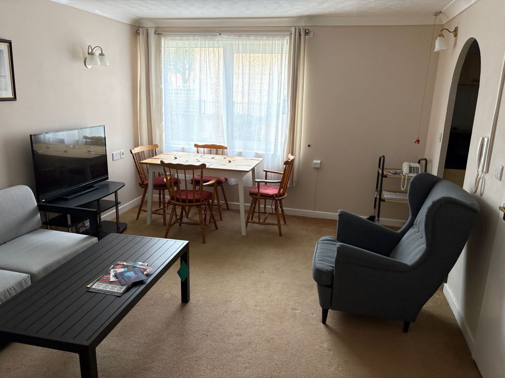 Property photo 3 of 11