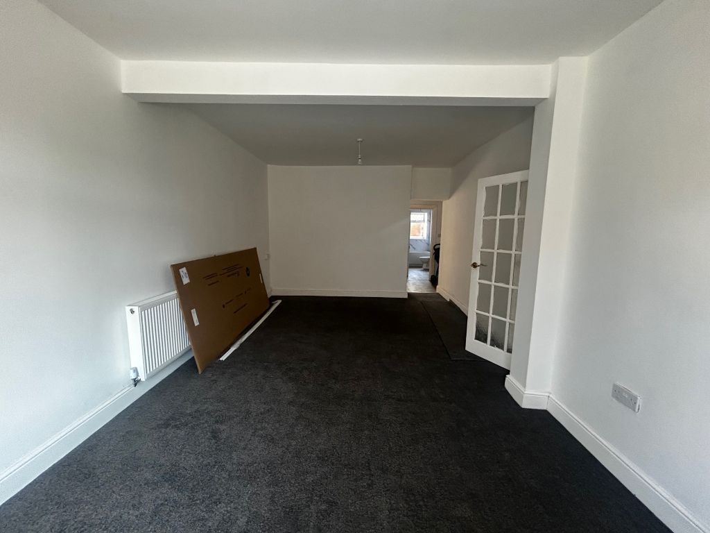 Property photo 3 of 8 Dining Room