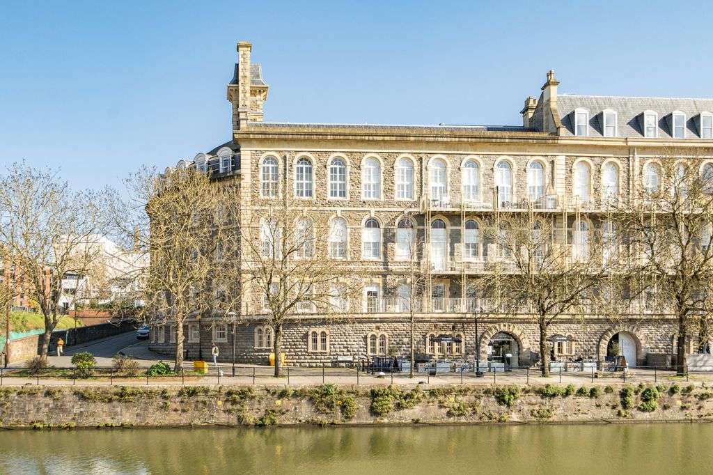 Property photo 2 of 23 Exterior