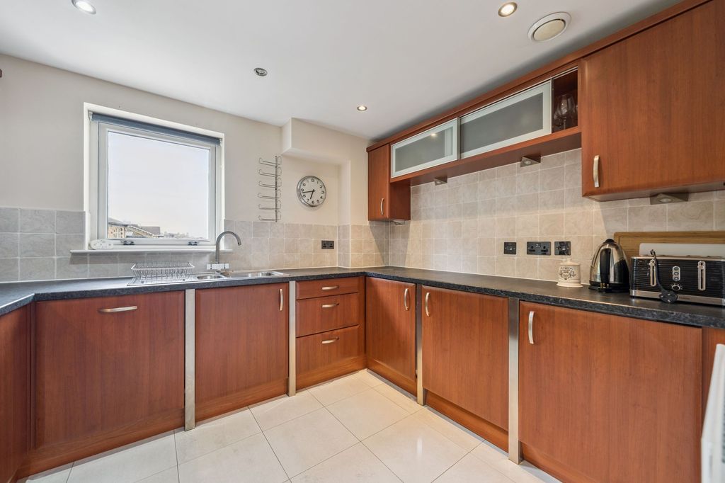 Additional image 8 of 3 bed flat for sale47 Cathkin Road, Flat 2/4, Langside, Glasgow G42