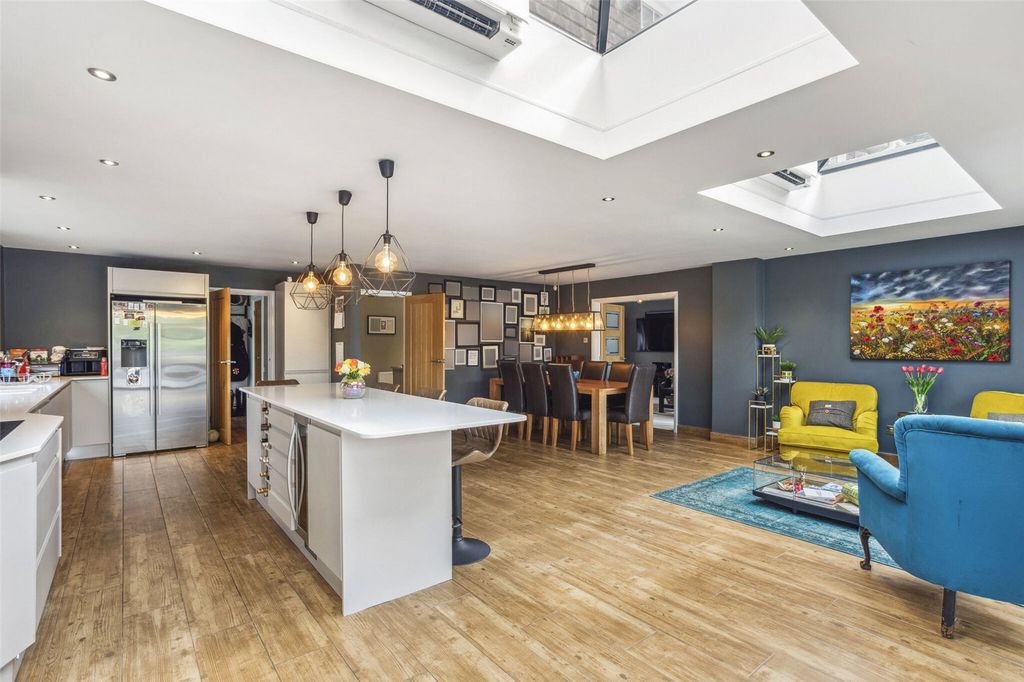 Property photo 2 of 24 Picture No. 05