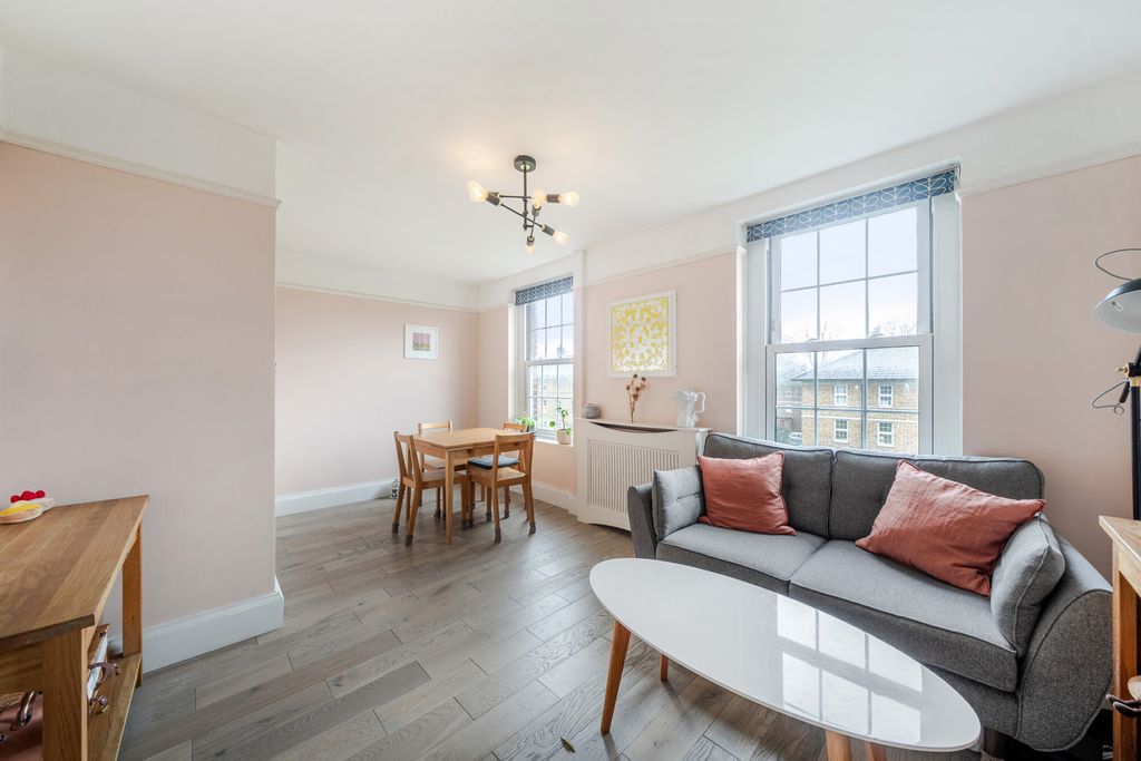 Property photo 3 of 17 Reception