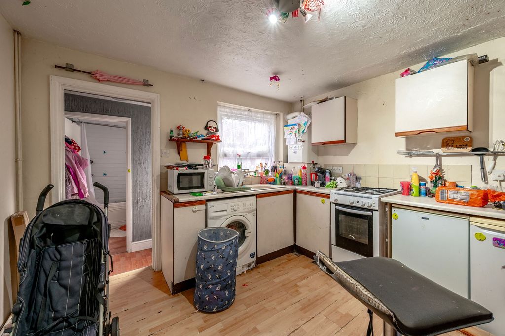 Property photo 3 of 15