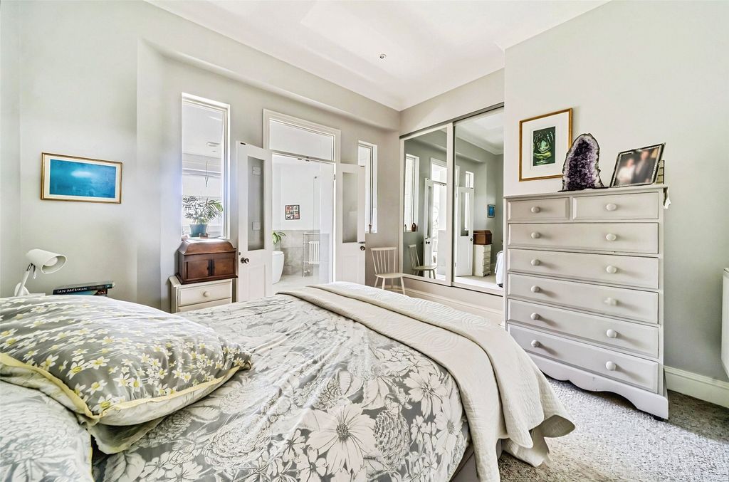 Property photo 1 of 22 Bedroom 1