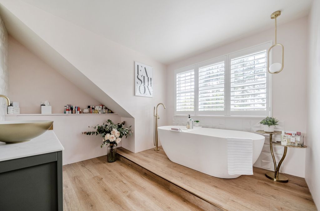 Property photo 3 of 20 1446416-7-69E77E7...