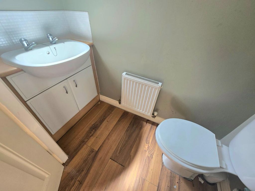 Property photo 3 of 7 WC