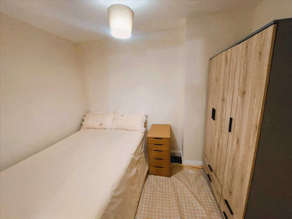 Property photo 3 of 4