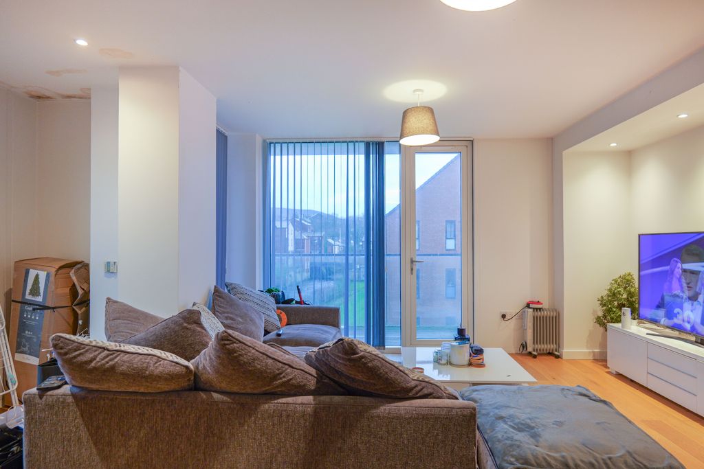 Property photo 2 of 21