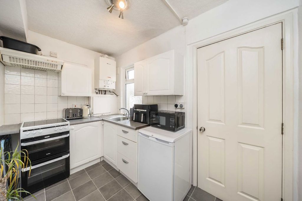 Property photo 2 of 3