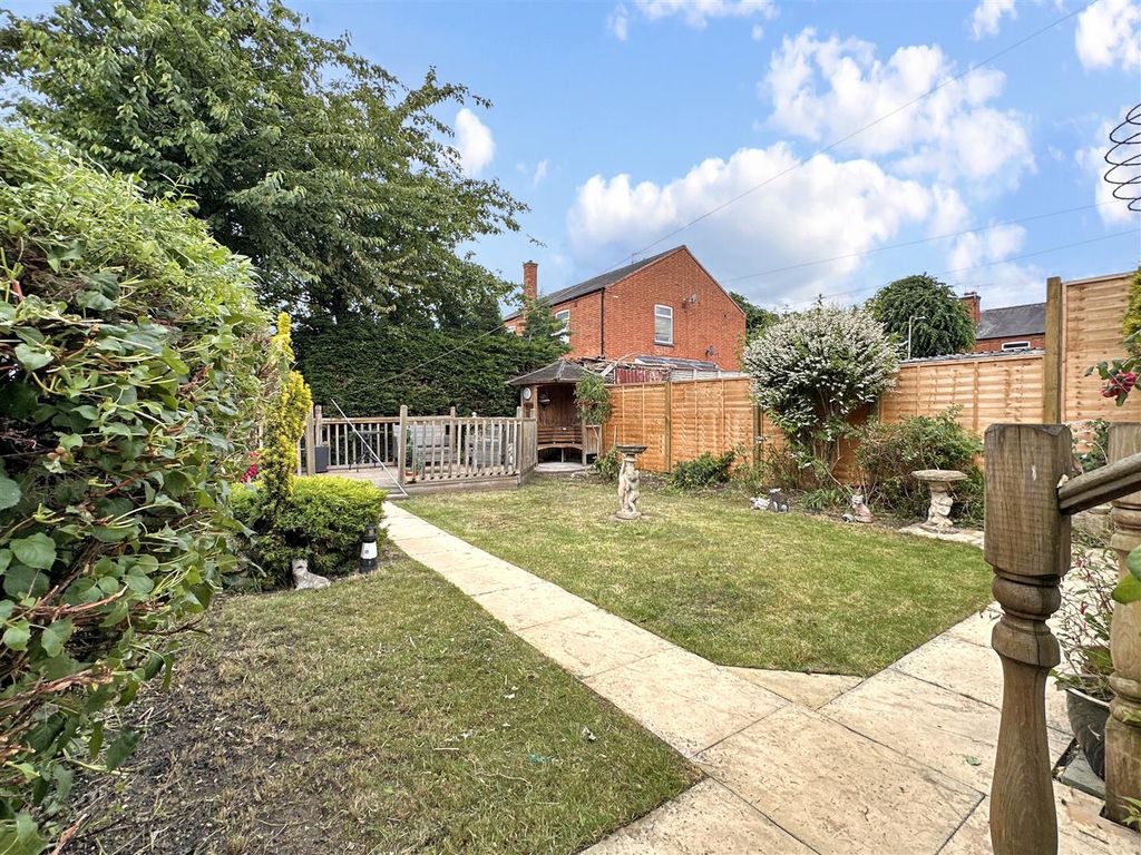 Property photo 3 of 22 Lovely Private Garden 799