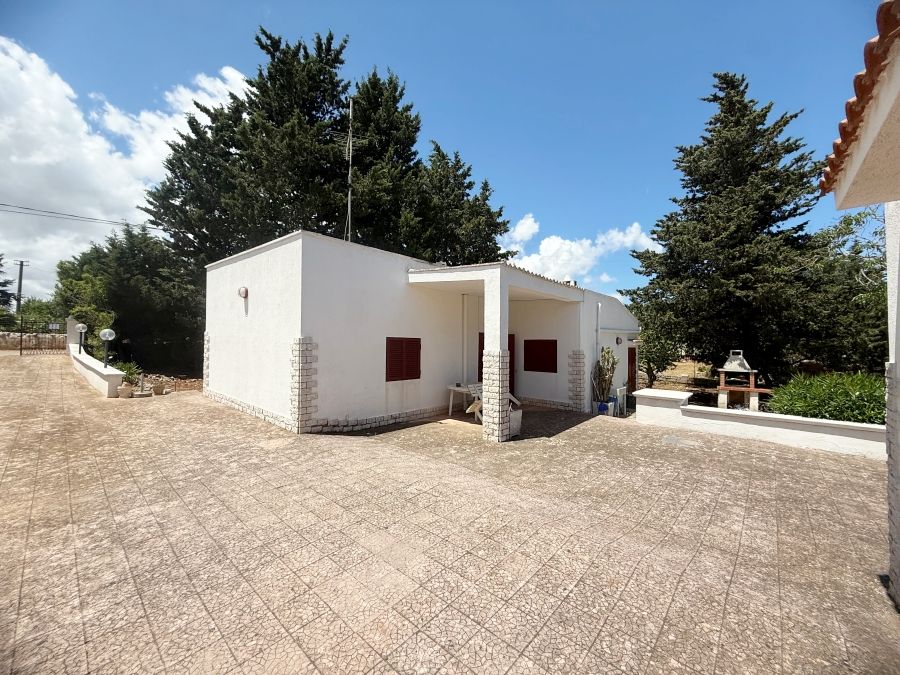 Property photo 3 of 22