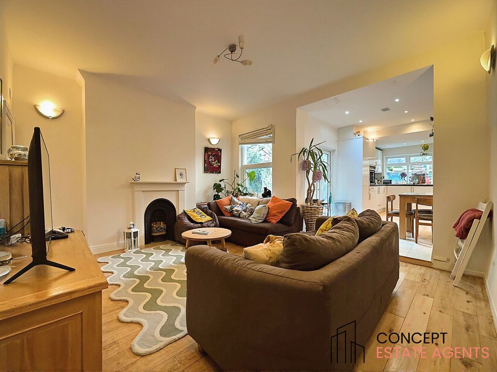 Property photo 2 of 13