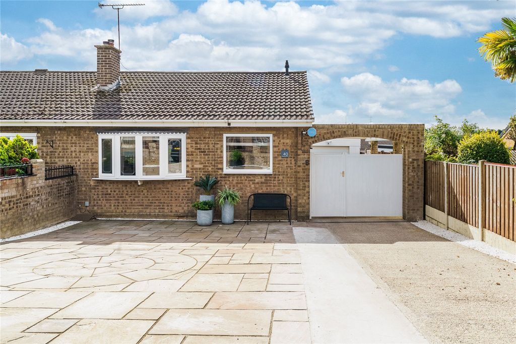 Property photo 2 of 35 Picture No. 44