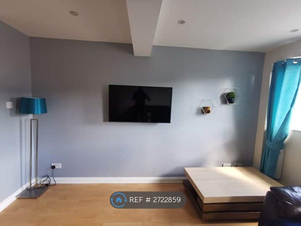 Property photo 3 of 10 Lounge