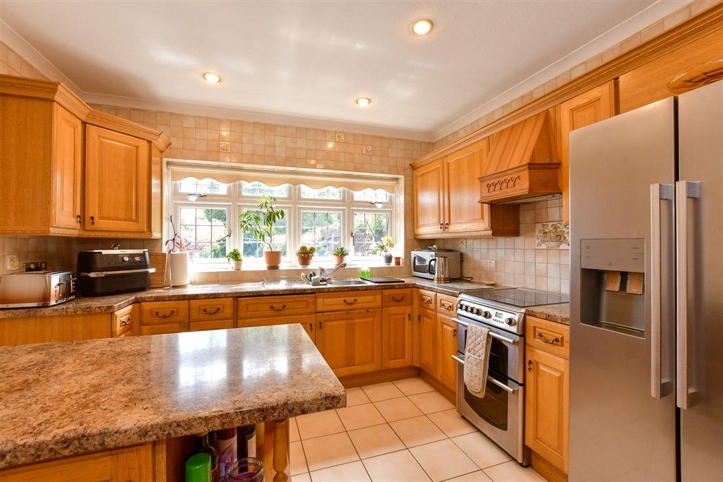 Property photo 3 of 11 Kitchen/Dining Room B*