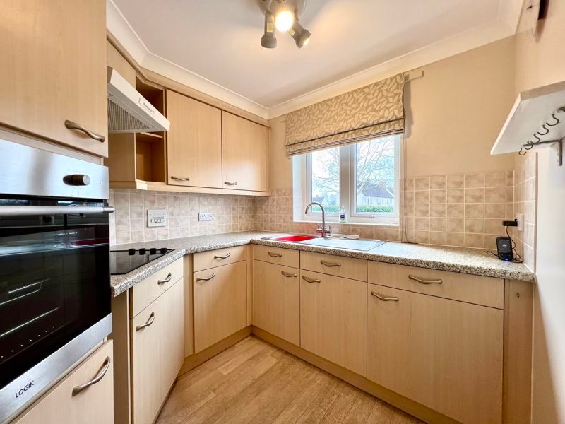 Property photo 2 of 12 Kitchen