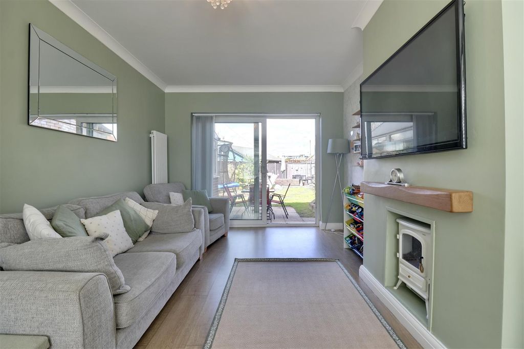 Property photo 2 of 21 Dbef825A-5528-4A63-8A11-E7492Ead8C07_1_201_A.Jpeg