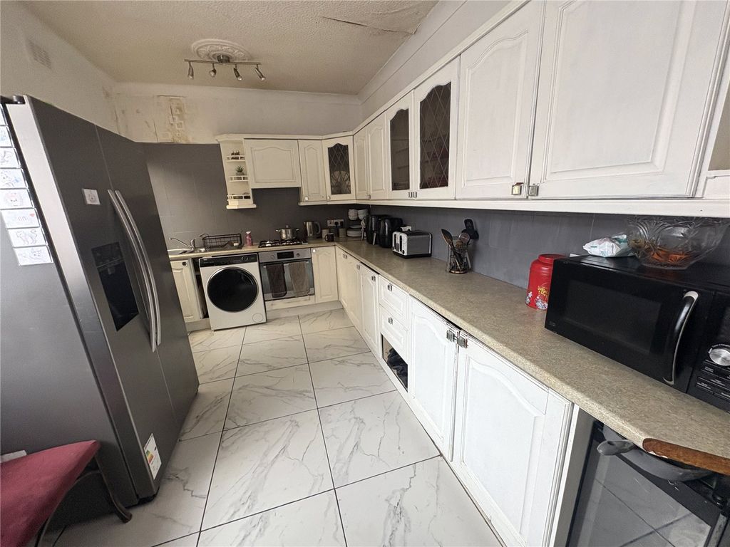 Property photo 3 of 19 Picture No. 09